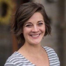 Amanda Runnoe - Headshot