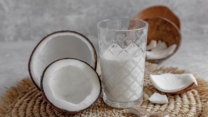Coconut milk: facts about diet and health benefits