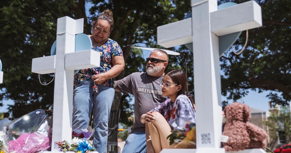 In Uvalde, Latinos are concerned about lasting damage to mental health due to school shootings