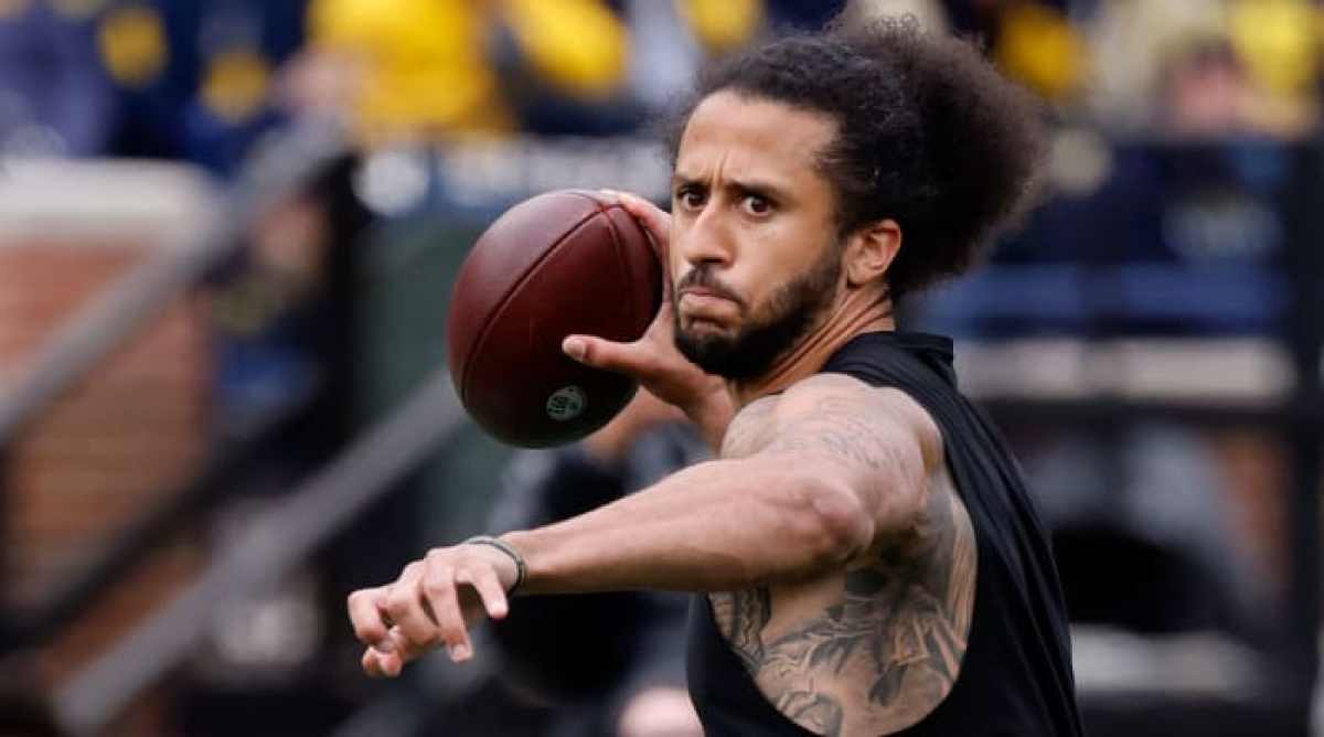 colin-kaepernick-raiders-triout